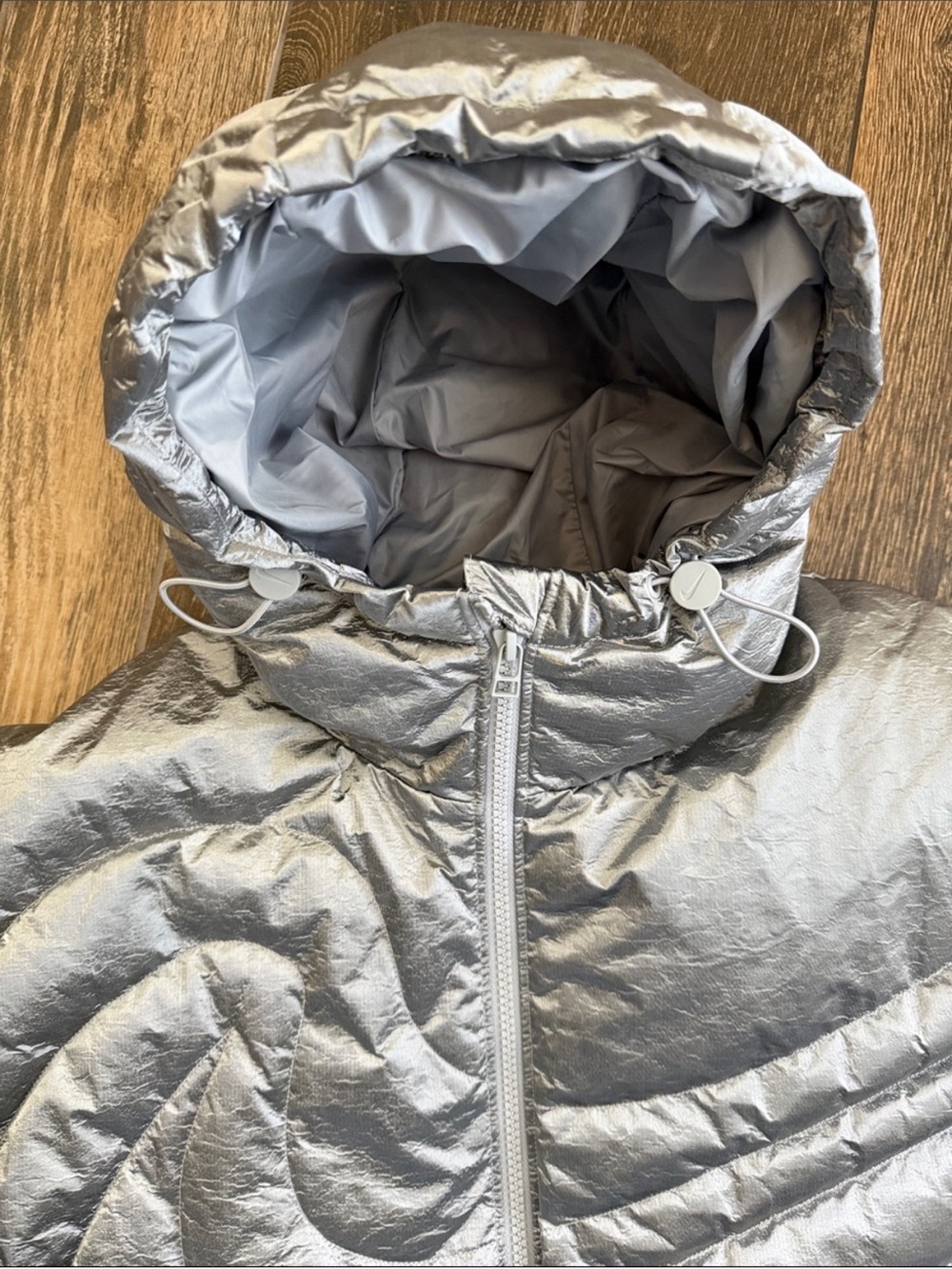 Nike Sportswear Swoosh Women's Metallic Therma-FIT Oversized Down Puffer Jacket - Picture 9 of 13